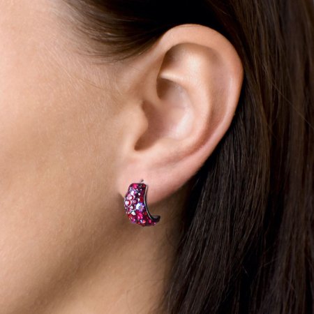 Strieborné náušnice visiace s kryštálmi Swarovski červené polkruh 31164.3 Cherry