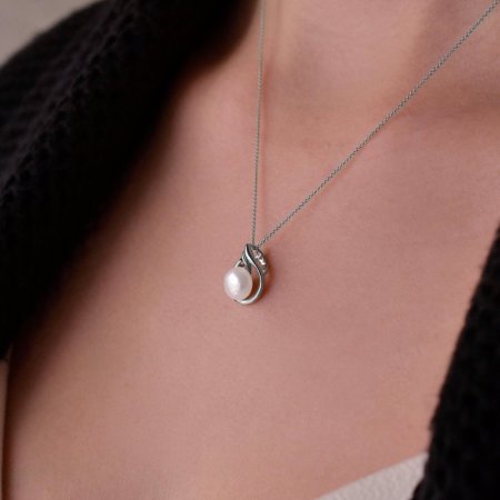 Zlatý 14 karátový náhrdelník bílé zlato s bílou říční perlou 82P00033