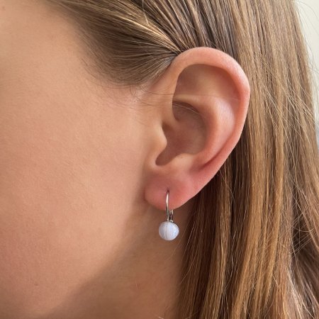 Strieborné visiace náušnice s pravými minerálnymi kameňmi okrúhle 11481.3 Achát Blue Lace