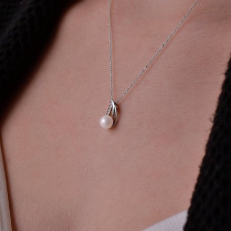 Zlatý 14 karátový náhrdelník bílé zlato s bílou říční perlou a brilianty 82PB00051