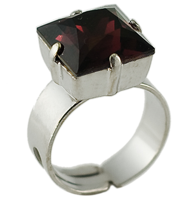 Prsten se Swarovski Elements čtverec Bordo