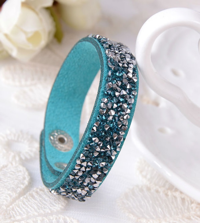 Modro zelený náramek s křišťály