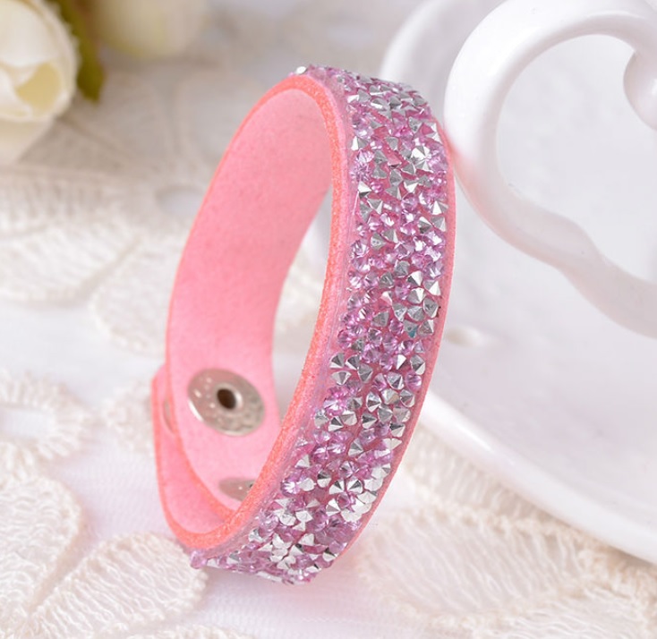 Křišťálový náramek světle růžový