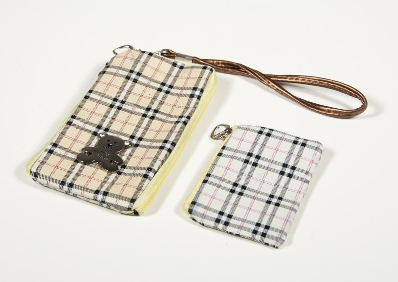 Pouzdro na mobilní telefon žluté barvy